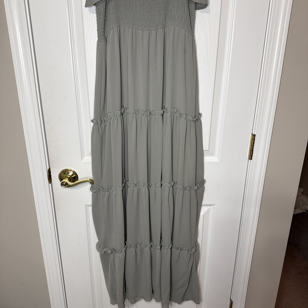 Elegant Gray Maxi Dress - Picture 10 of 11